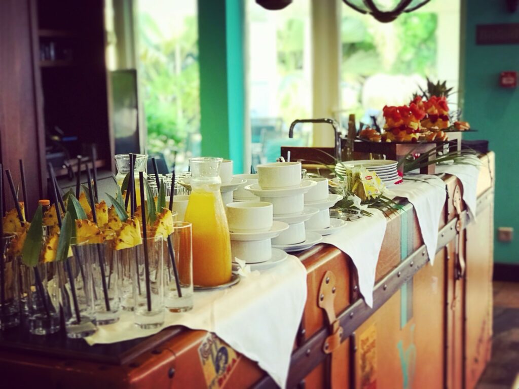 Buffet dressé par les équipes de la Villa Delisle